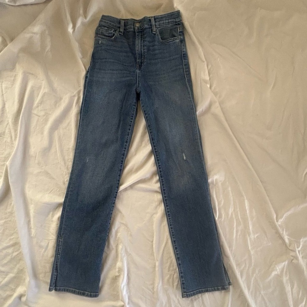 Women's size 9 Fashion Nova Distressed Jeans